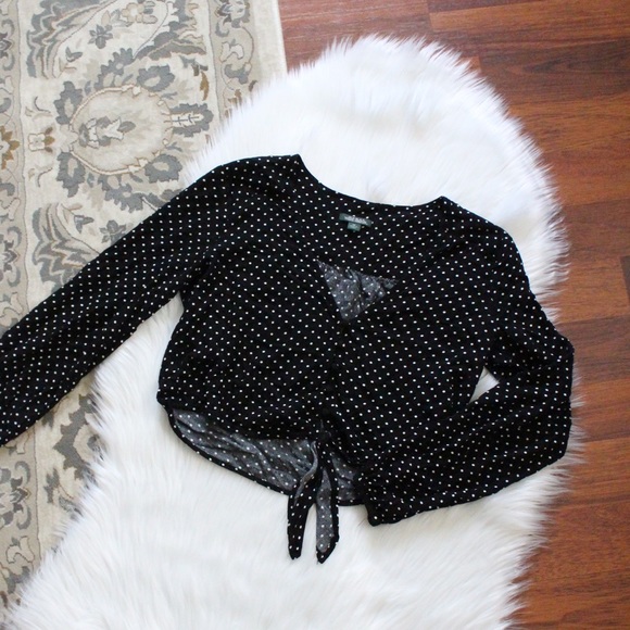 wild fable Tops - Wild Fable b&w polka dot cropped long sleeve top